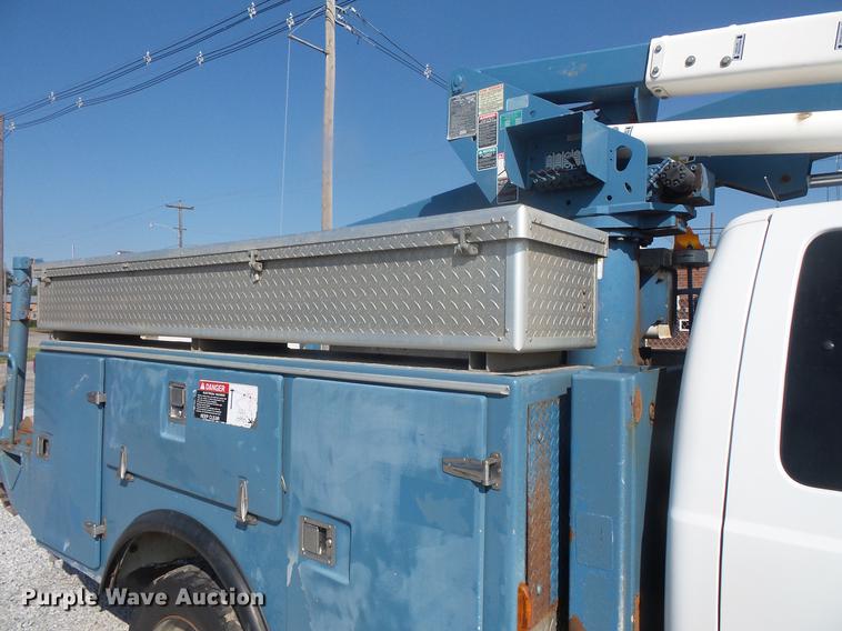 image for item DB8148 2009 Ford F550 Super Duty SuperCab bucket truck
