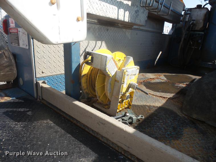 image for item DB8148 2009 Ford F550 Super Duty SuperCab bucket truck