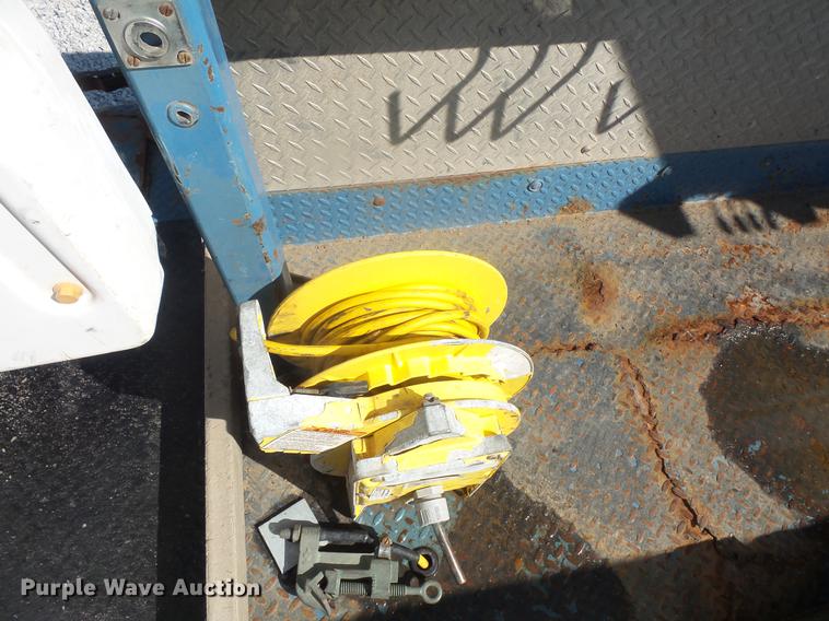 image for item DB8148 2009 Ford F550 Super Duty SuperCab bucket truck