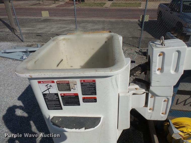 image for item DB8148 2009 Ford F550 Super Duty SuperCab bucket truck