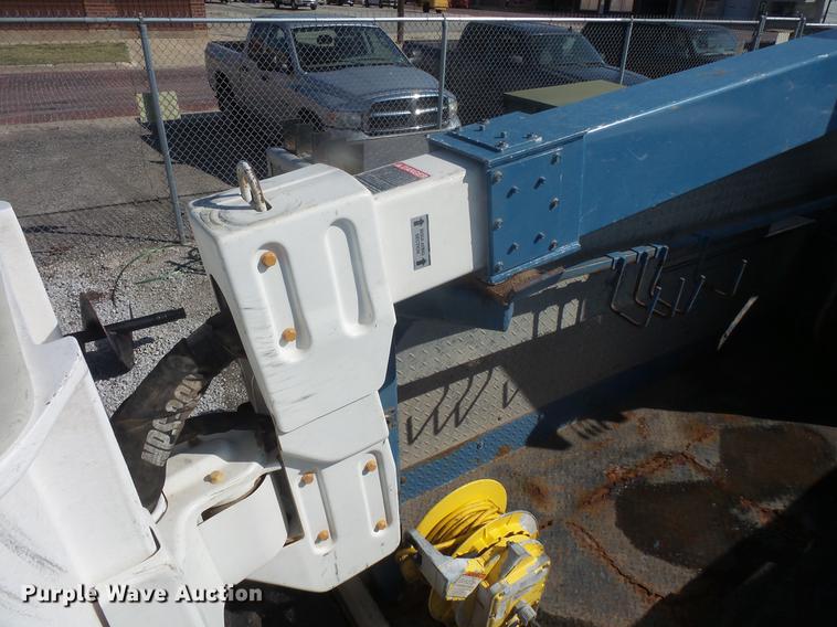 image for item DB8148 2009 Ford F550 Super Duty SuperCab bucket truck