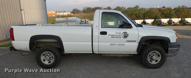 image for item DC2580 2005 Chevrolet Silverado 2500HD pickup truck