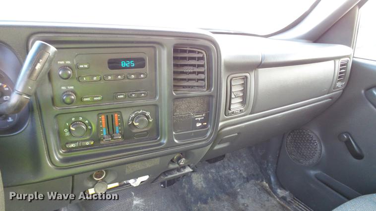 image for item DC2580 2005 Chevrolet Silverado 2500HD pickup truck