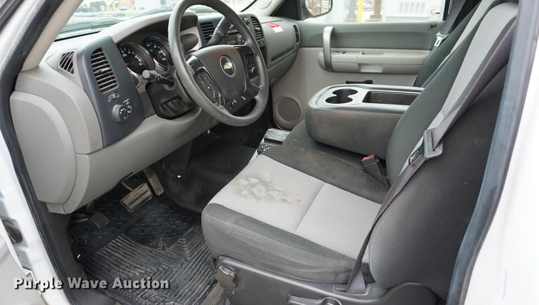 image for item DC5278 2008 Chevrolet Silverado 3500HD utility bed pickup truck