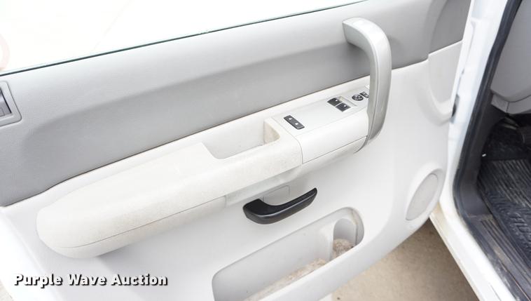 image for item DC5278 2008 Chevrolet Silverado 3500HD utility bed pickup truck