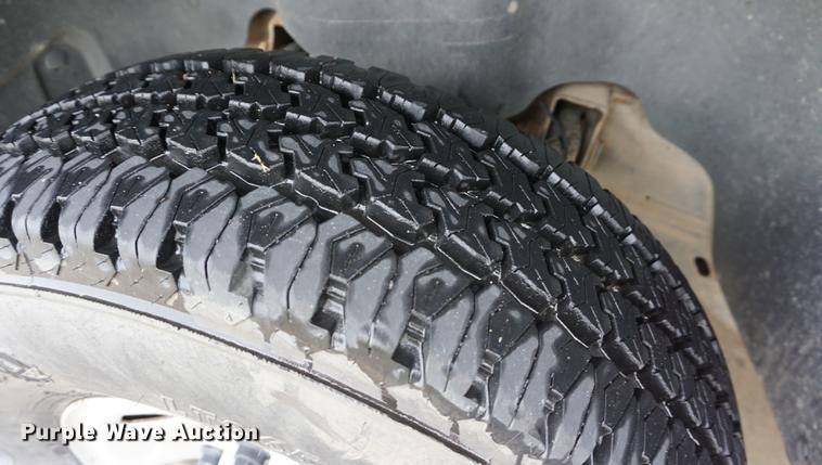 image for item DC5278 2008 Chevrolet Silverado 3500HD utility bed pickup truck