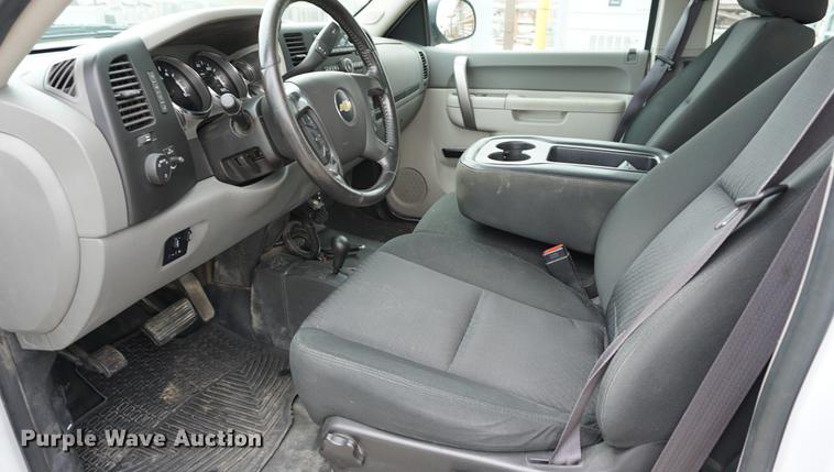 image for item DC5279 2012 Chevrolet Silverado 2500HD Ext. Cab pickup truck