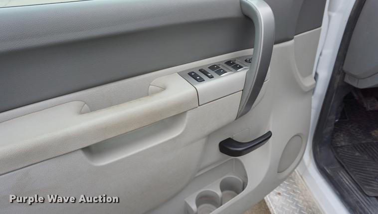 image for item DC5279 2012 Chevrolet Silverado 2500HD Ext. Cab pickup truck