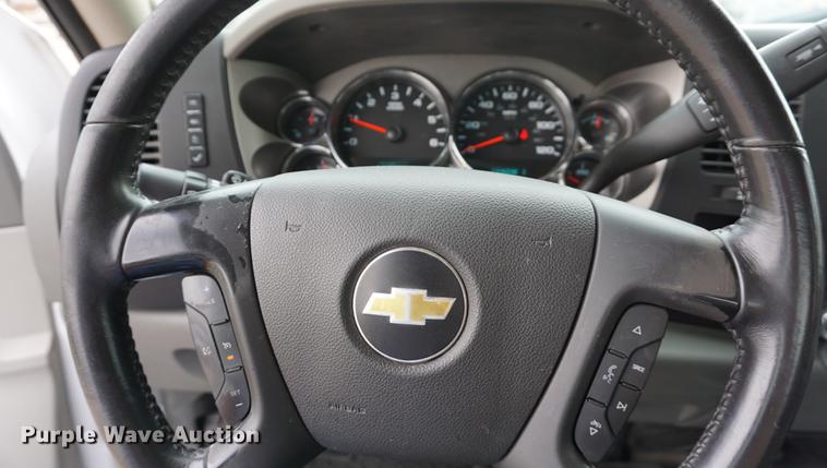 image for item DC5279 2012 Chevrolet Silverado 2500HD Ext. Cab pickup truck