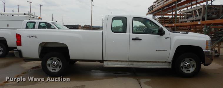 image for item DC5280 2011 Chevrolet Silverado 2500HD Ext. Cab pickup truck