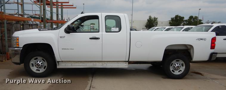 image for item DC5280 2011 Chevrolet Silverado 2500HD Ext. Cab pickup truck
