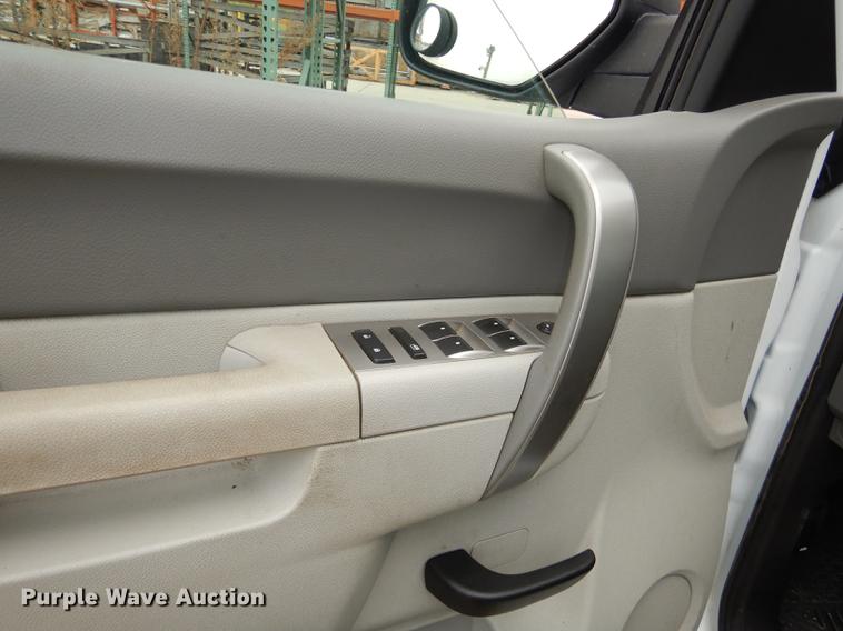 image for item DC5280 2011 Chevrolet Silverado 2500HD Ext. Cab pickup truck
