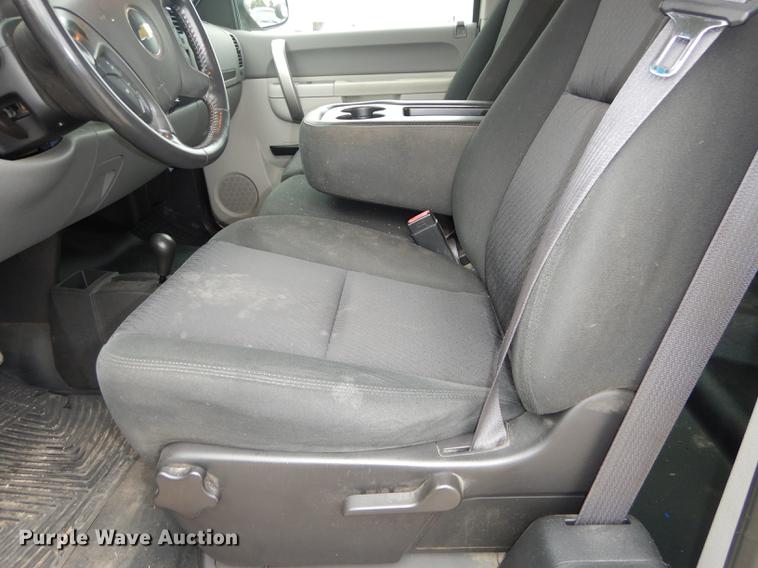 image for item DC5280 2011 Chevrolet Silverado 2500HD Ext. Cab pickup truck