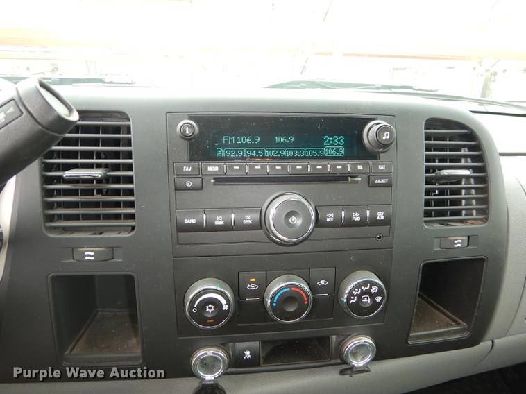 image for item DC5280 2011 Chevrolet Silverado 2500HD Ext. Cab pickup truck