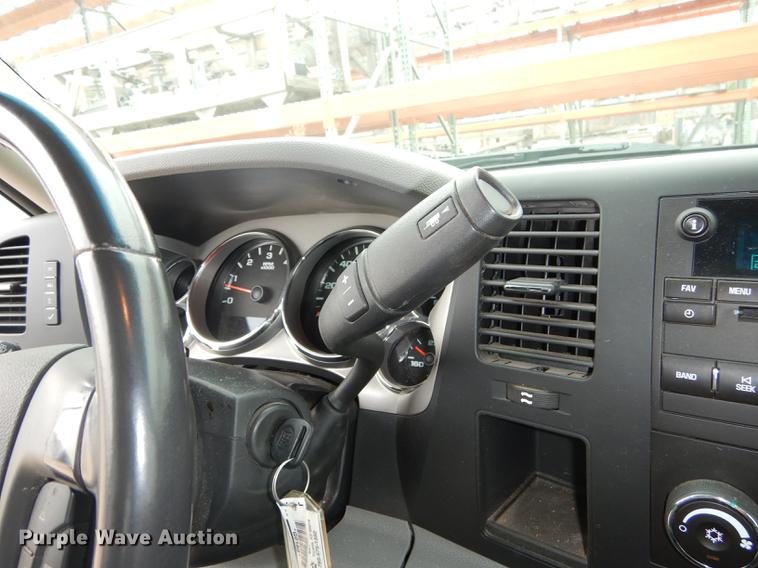 image for item DC5280 2011 Chevrolet Silverado 2500HD Ext. Cab pickup truck