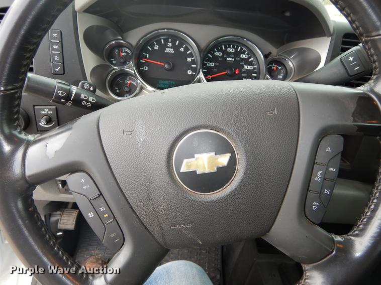 image for item DC5280 2011 Chevrolet Silverado 2500HD Ext. Cab pickup truck