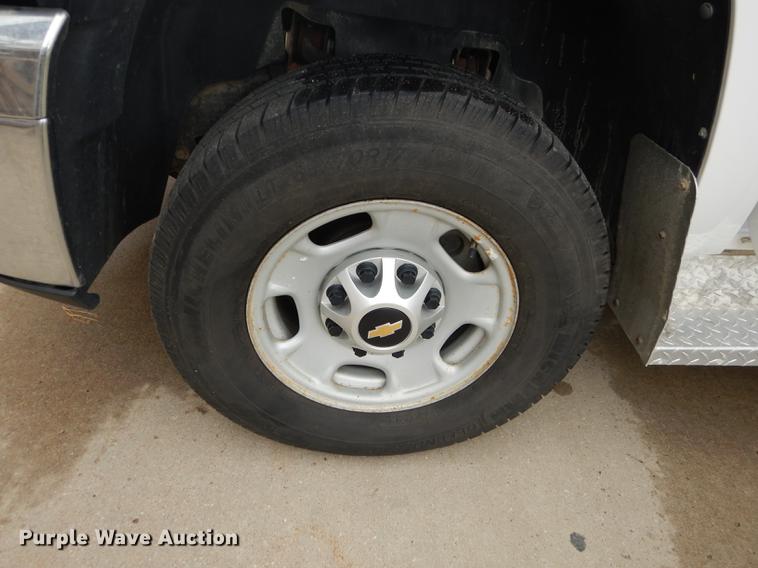 image for item DC5280 2011 Chevrolet Silverado 2500HD Ext. Cab pickup truck