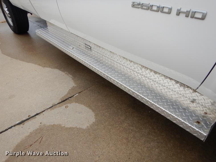 image for item DC5280 2011 Chevrolet Silverado 2500HD Ext. Cab pickup truck