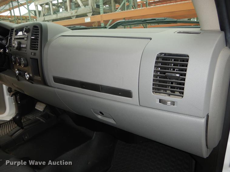 image for item DC5280 2011 Chevrolet Silverado 2500HD Ext. Cab pickup truck
