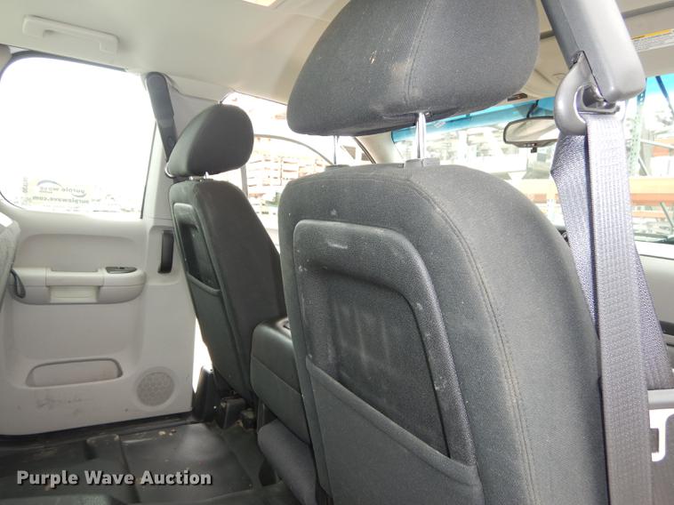 image for item DC5280 2011 Chevrolet Silverado 2500HD Ext. Cab pickup truck