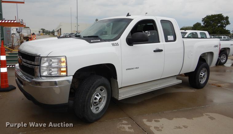 image for item DC5281 2011 Chevrolet Silverado 2500HD Ext. Cab pickup truck