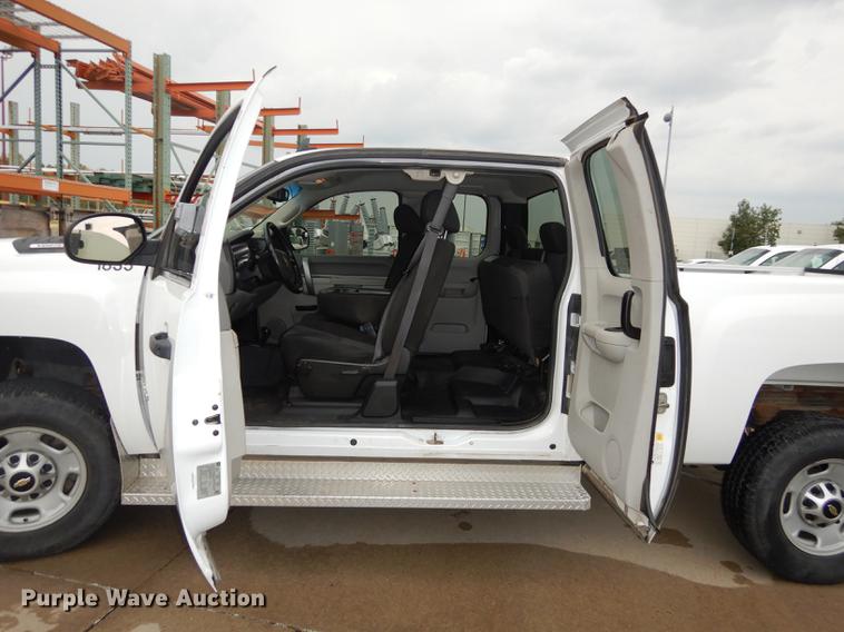 image for item DC5281 2011 Chevrolet Silverado 2500HD Ext. Cab pickup truck