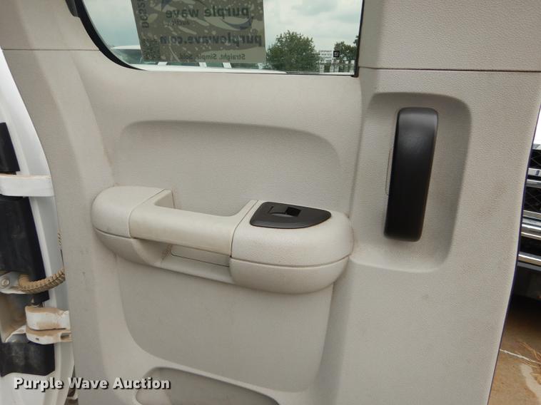 image for item DC5281 2011 Chevrolet Silverado 2500HD Ext. Cab pickup truck