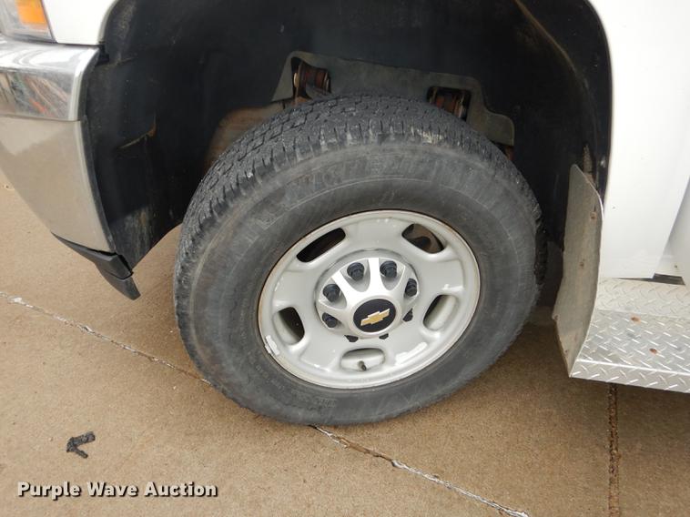 image for item DC5281 2011 Chevrolet Silverado 2500HD Ext. Cab pickup truck