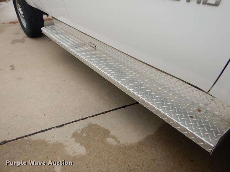 image for item DC5281 2011 Chevrolet Silverado 2500HD Ext. Cab pickup truck