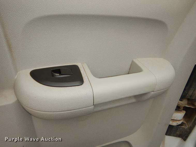 image for item DC5281 2011 Chevrolet Silverado 2500HD Ext. Cab pickup truck