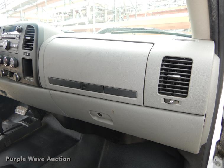 image for item DC5281 2011 Chevrolet Silverado 2500HD Ext. Cab pickup truck