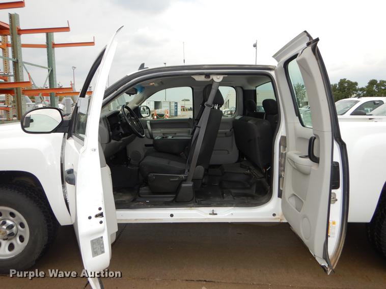 image for item DC5282 2011 Chevrolet Silverado 1500 Ext. Cab pickup truck