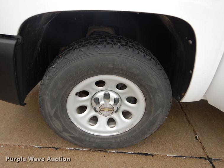 image for item DC5282 2011 Chevrolet Silverado 1500 Ext. Cab pickup truck