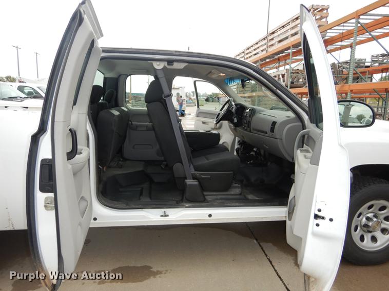 image for item DC5282 2011 Chevrolet Silverado 1500 Ext. Cab pickup truck