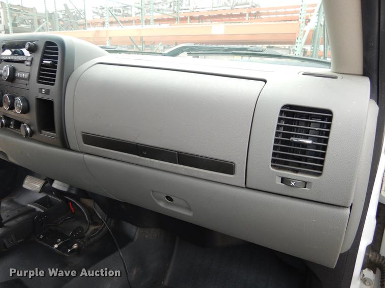 image for item DC5282 2011 Chevrolet Silverado 1500 Ext. Cab pickup truck