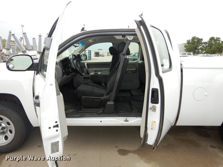 image for item DC5284 2011 Chevrolet Silverado 1500 Ext. Cab pickup truck