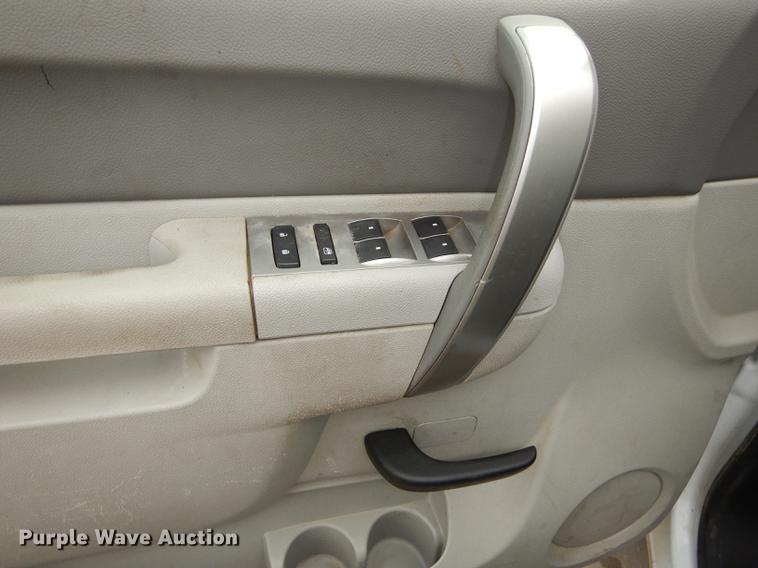 image for item DC5284 2011 Chevrolet Silverado 1500 Ext. Cab pickup truck