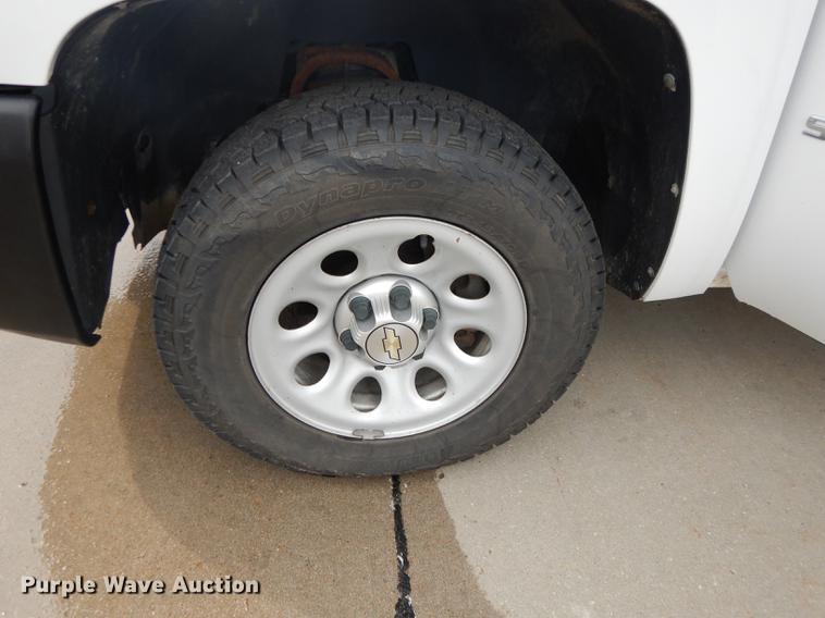 image for item DC5284 2011 Chevrolet Silverado 1500 Ext. Cab pickup truck