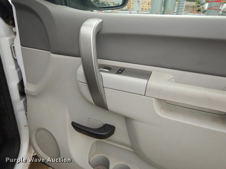 image for item DC5284 2011 Chevrolet Silverado 1500 Ext. Cab pickup truck