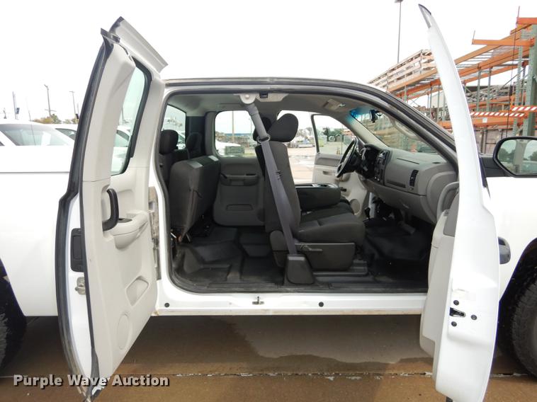 image for item DC5284 2011 Chevrolet Silverado 1500 Ext. Cab pickup truck