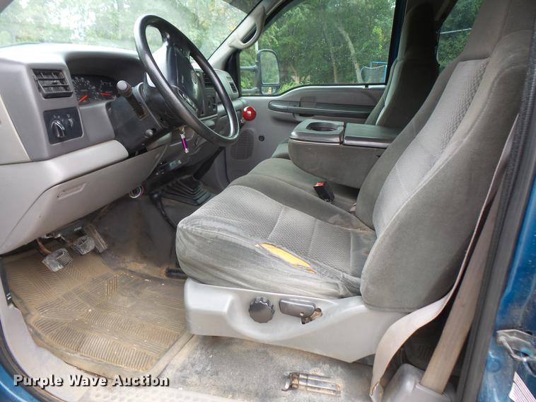 image for item DC5311 2000 Ford F350 Super Duty SuperCab flatbed pickup truck