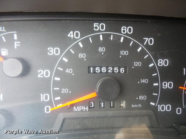 image for item DC5311 2000 Ford F350 Super Duty SuperCab flatbed pickup truck