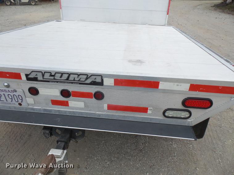 image for item DC5311 2000 Ford F350 Super Duty SuperCab flatbed pickup truck