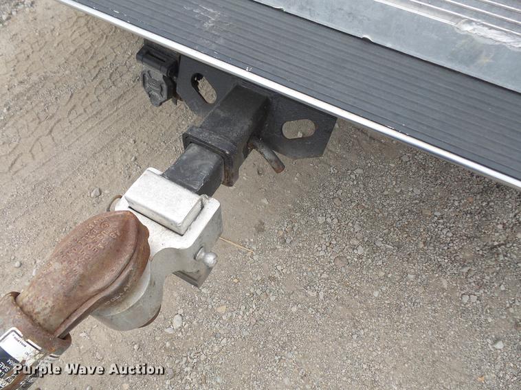 image for item DC5311 2000 Ford F350 Super Duty SuperCab flatbed pickup truck