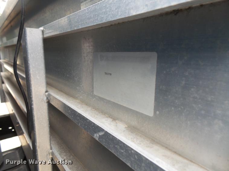 image for item DC5311 2000 Ford F350 Super Duty SuperCab flatbed pickup truck