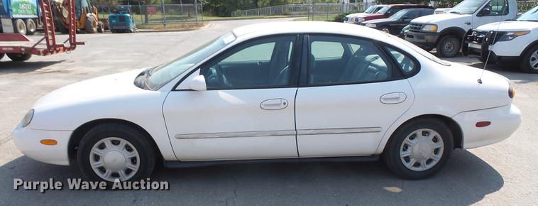 image for item DC5332 1996 Ford Taurus
