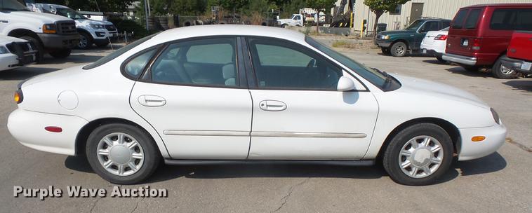 image for item DC5332 1996 Ford Taurus