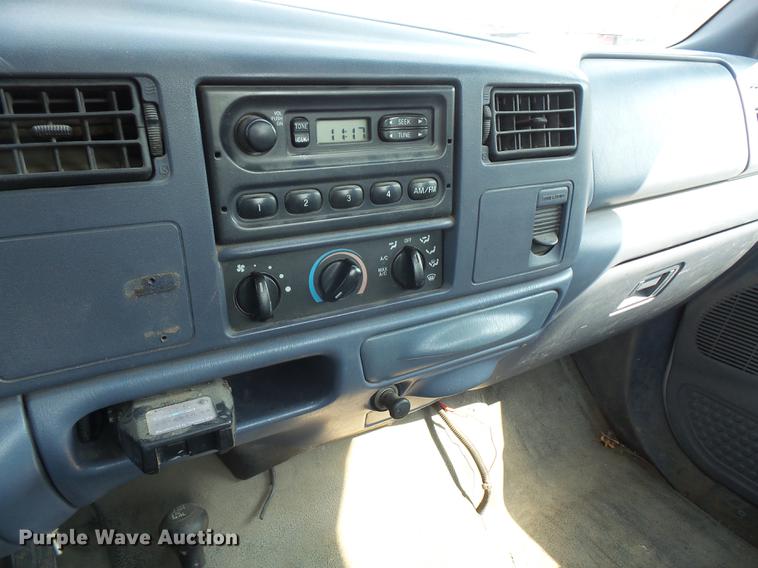 image for item DC5334 1999 Ford F250 Super Duty pickup truck