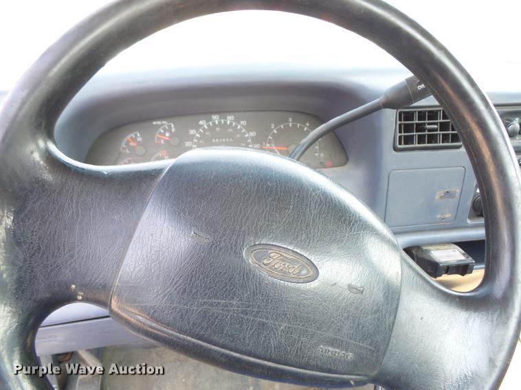 image for item DC5334 1999 Ford F250 Super Duty pickup truck
