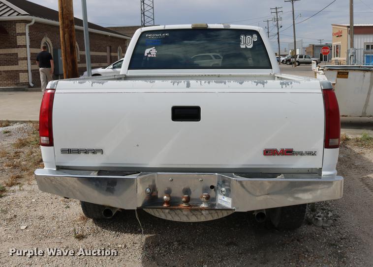 image for item DD0056 1993 GMC Sierra 1500 SLE Ext. Cab pickup truck